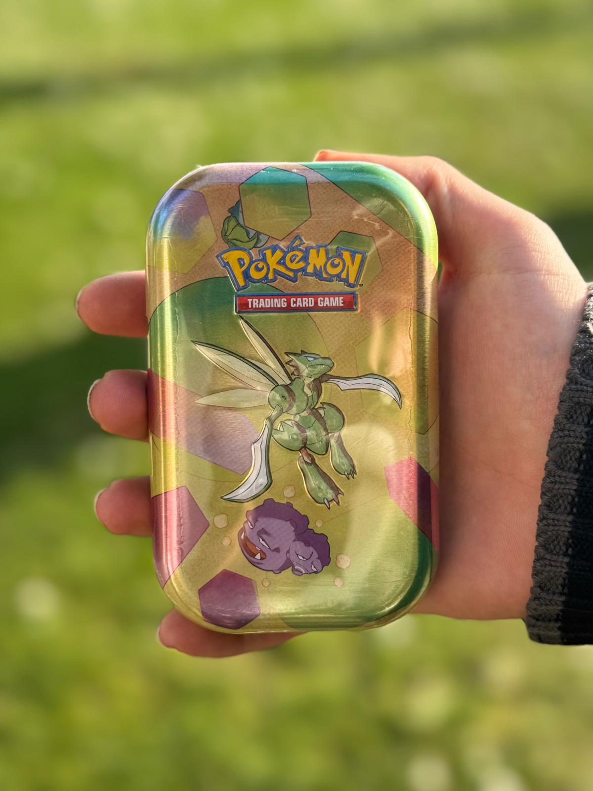 Mini Tin da Collezione 151 Scyther e Weezing (IT)